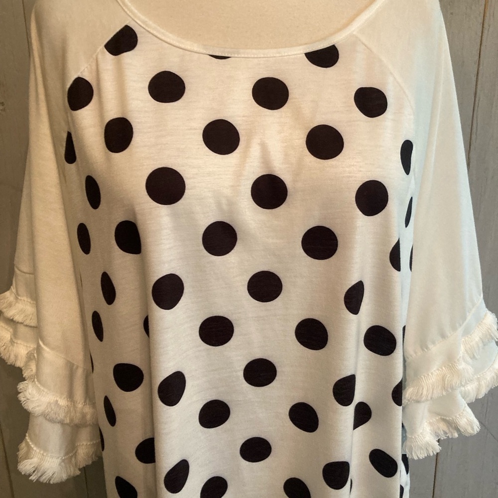 Boutique Flutter Sleeve Fringe Ruffle Hem white black, polkadot, Blouse!! Sz-￼3X - Picture 5 of 6